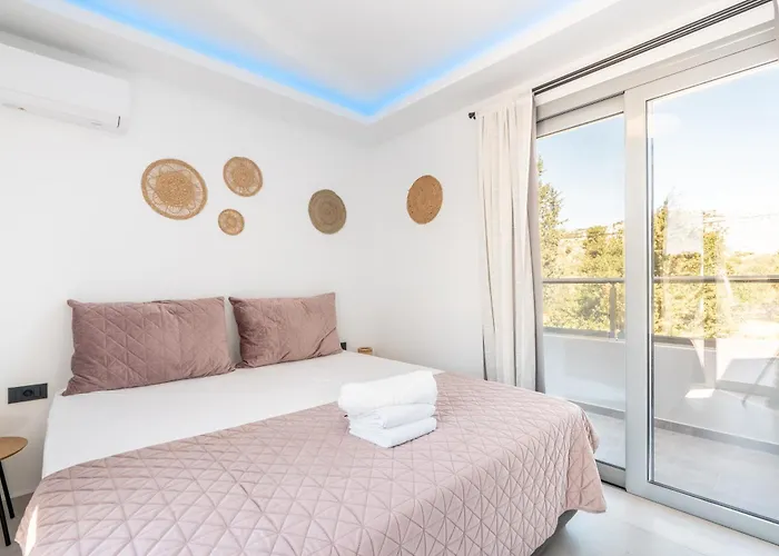 M&B Luxury Villa